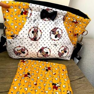 Very chick Disney mini mouse purse